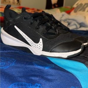 Nike boys 3.5Y sneakers